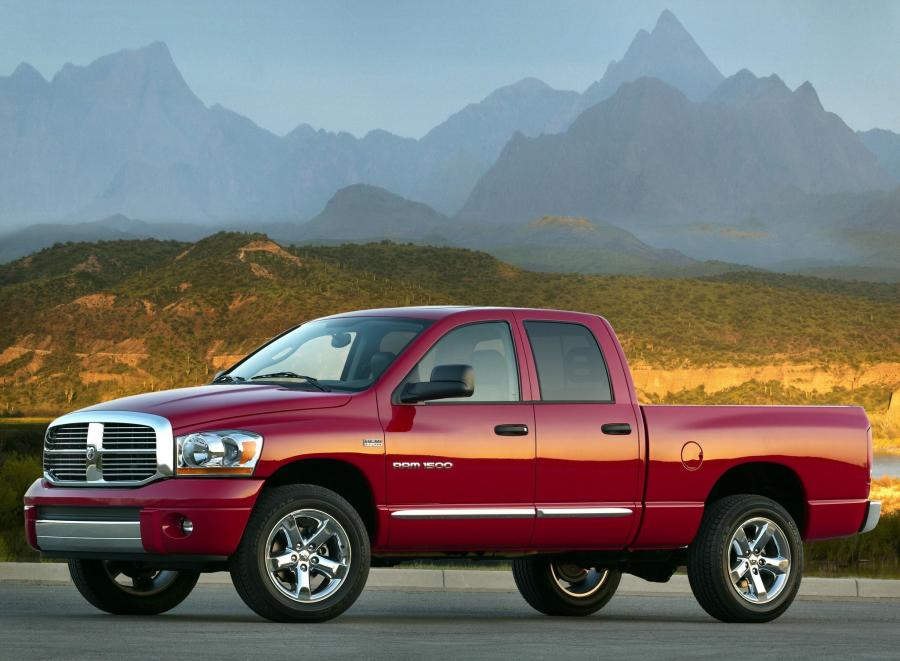  Dodge Ram 1500 Quad Cab 2006 года  (фото 2 из 8)